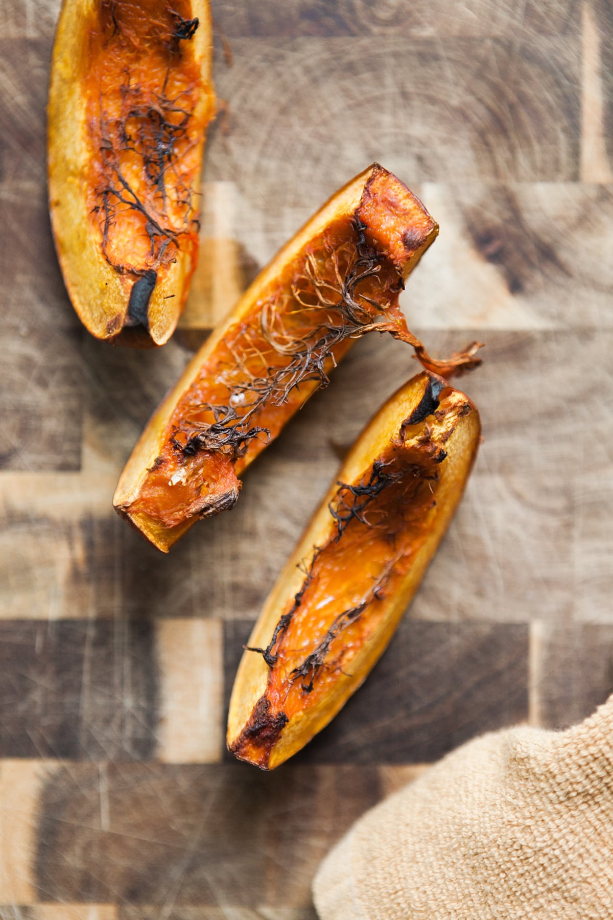 Tapasgiving | Spicy & Sweet Pumpkin Soup Shooter | 30-Minute Meals | Thanksgiving Appetizer |Jessica Brigham Blog