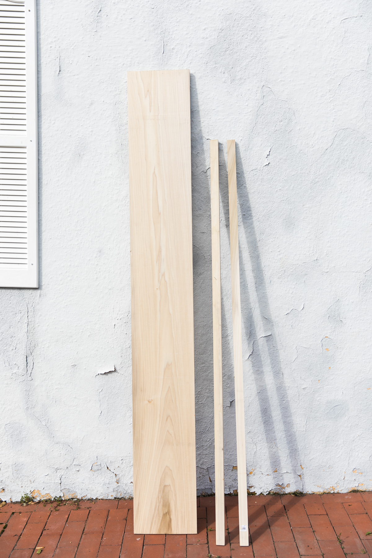 Make the Best of Awkward Spaces with this DIY Bookshelf | How to Build a Bookcase | Jessica Brigham | Magazine Ready for Life