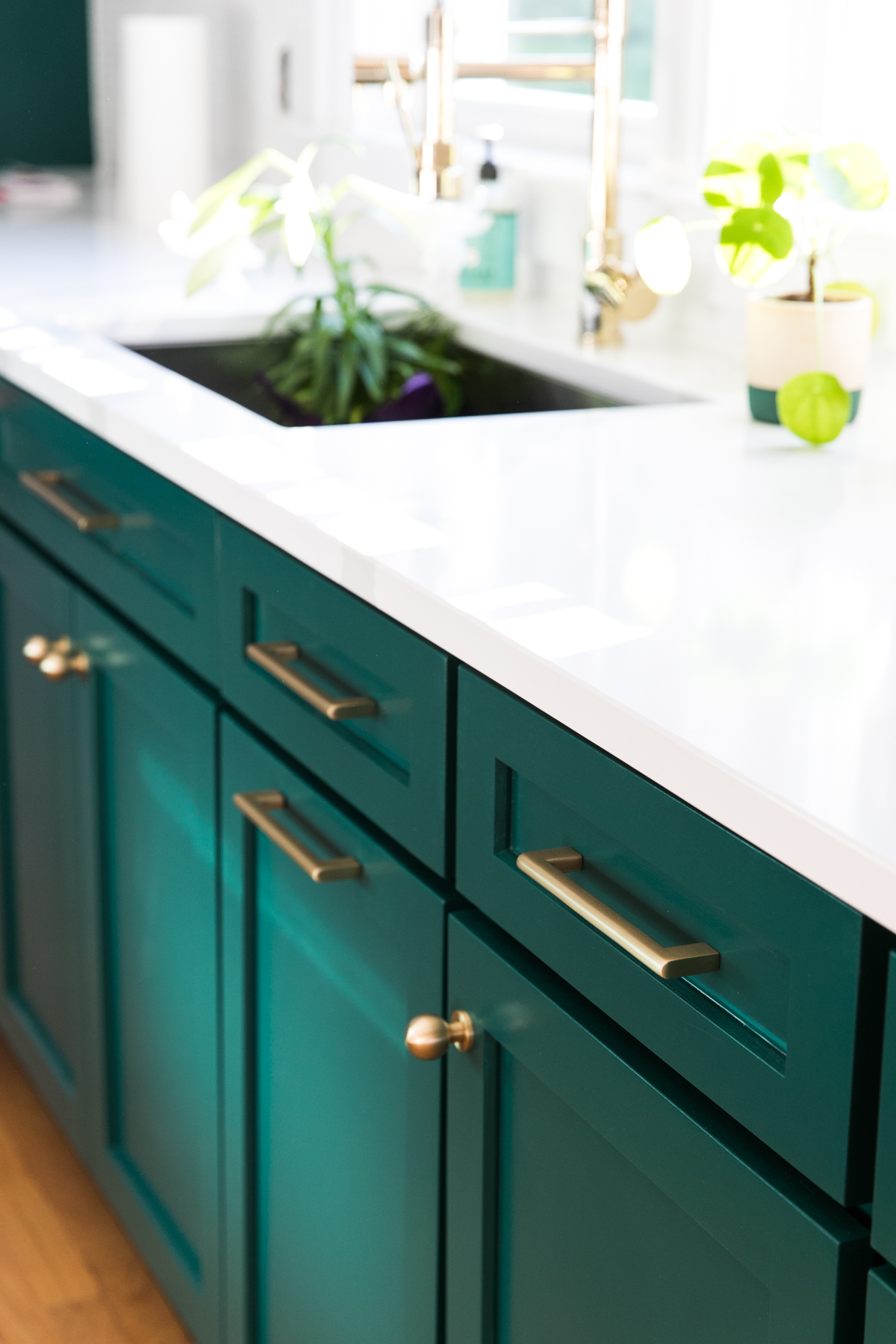 One Room Challenge | Green Kitchen Glamazon | Kitchen Mood Board | Open Kitchen Design | Kitchen Renovation | Jessica Brigham | Magazine Ready for Life | www.jessicabrigham.com