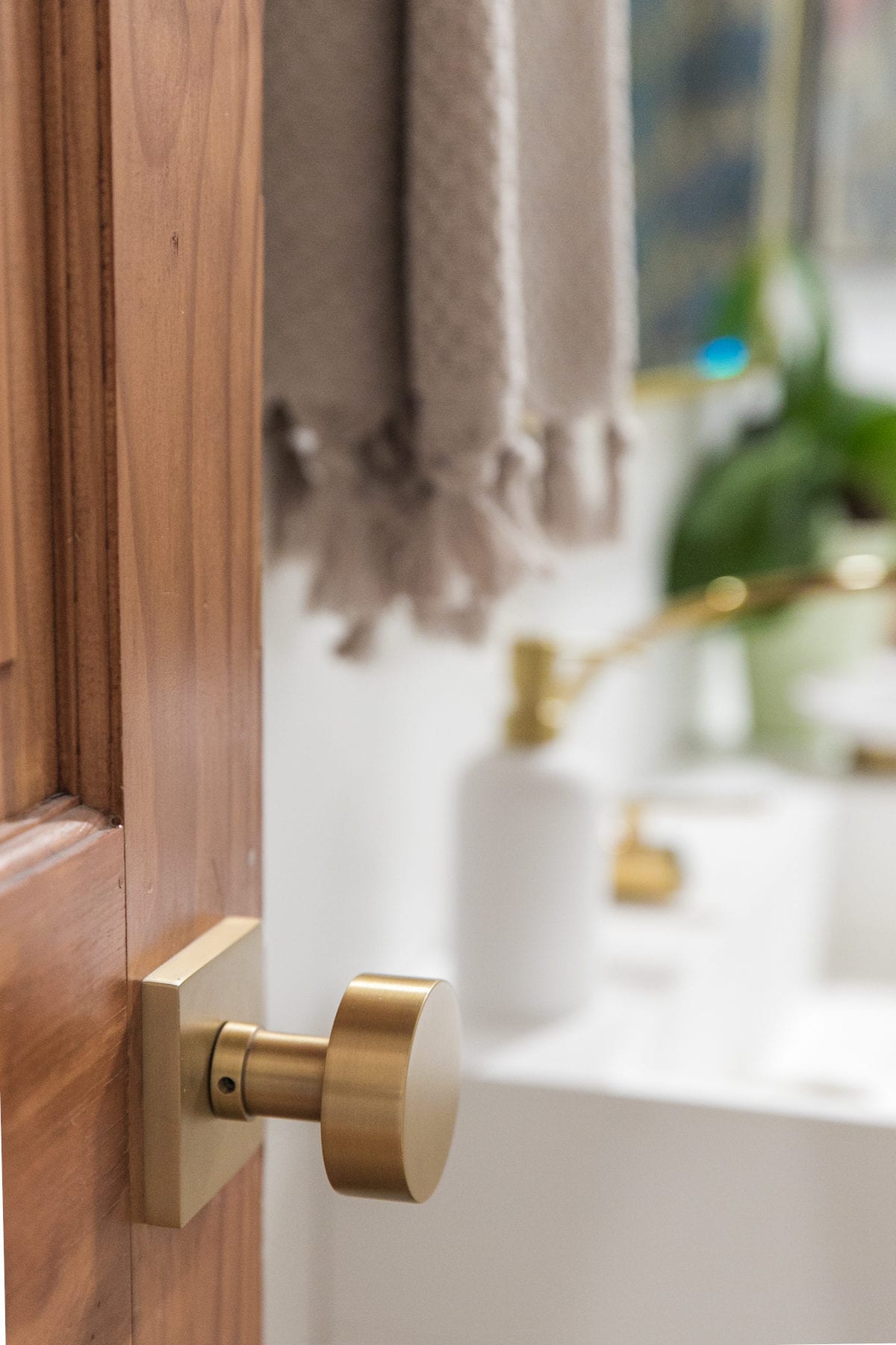 Bold + Glammy Guest Bathroom REVEAL | Bathroom Renovation | Bath Remodel | Jessica Brigham | Magazine Ready for Life | jessicabrigham.com