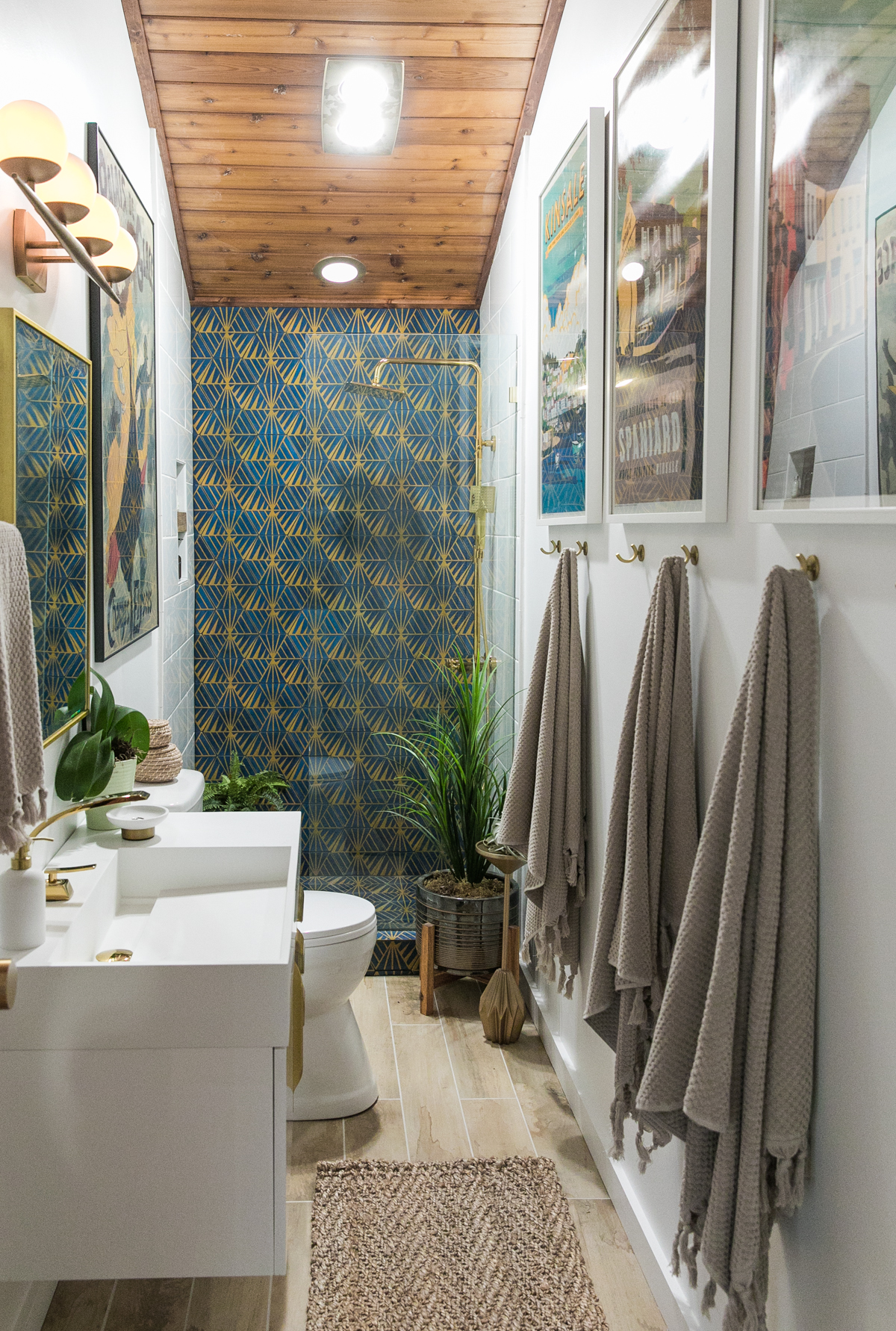 Bold + Glammy Guest Bathroom REVEAL | Bathroom Renovation | Bath Remodel | Jessica Brigham | Magazine Ready for Life | jessicabrigham.com