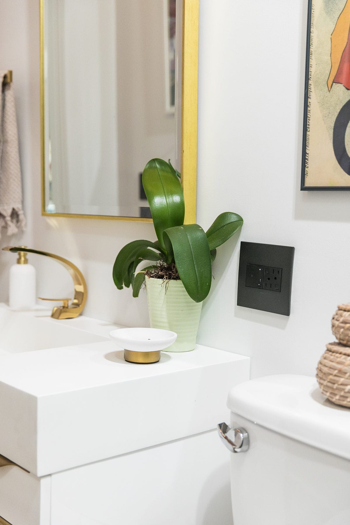 Bold + Glammy Guest Bathroom REVEAL | Bathroom Renovation | Bath Remodel | Jessica Brigham | Magazine Ready for Life | jessicabrigham.com