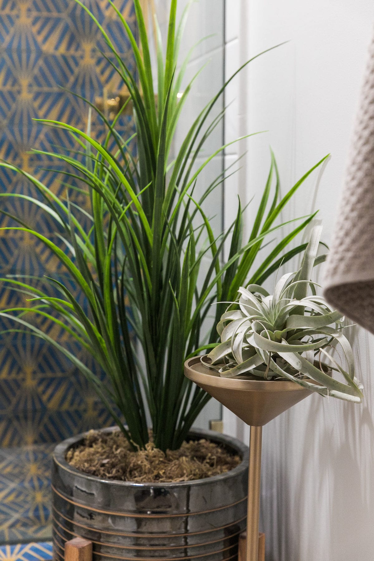 Bold + Glammy Guest Bathroom REVEAL | Bathroom Renovation | Bath Remodel | Jessica Brigham | Magazine Ready for Life | jessicabrigham.com