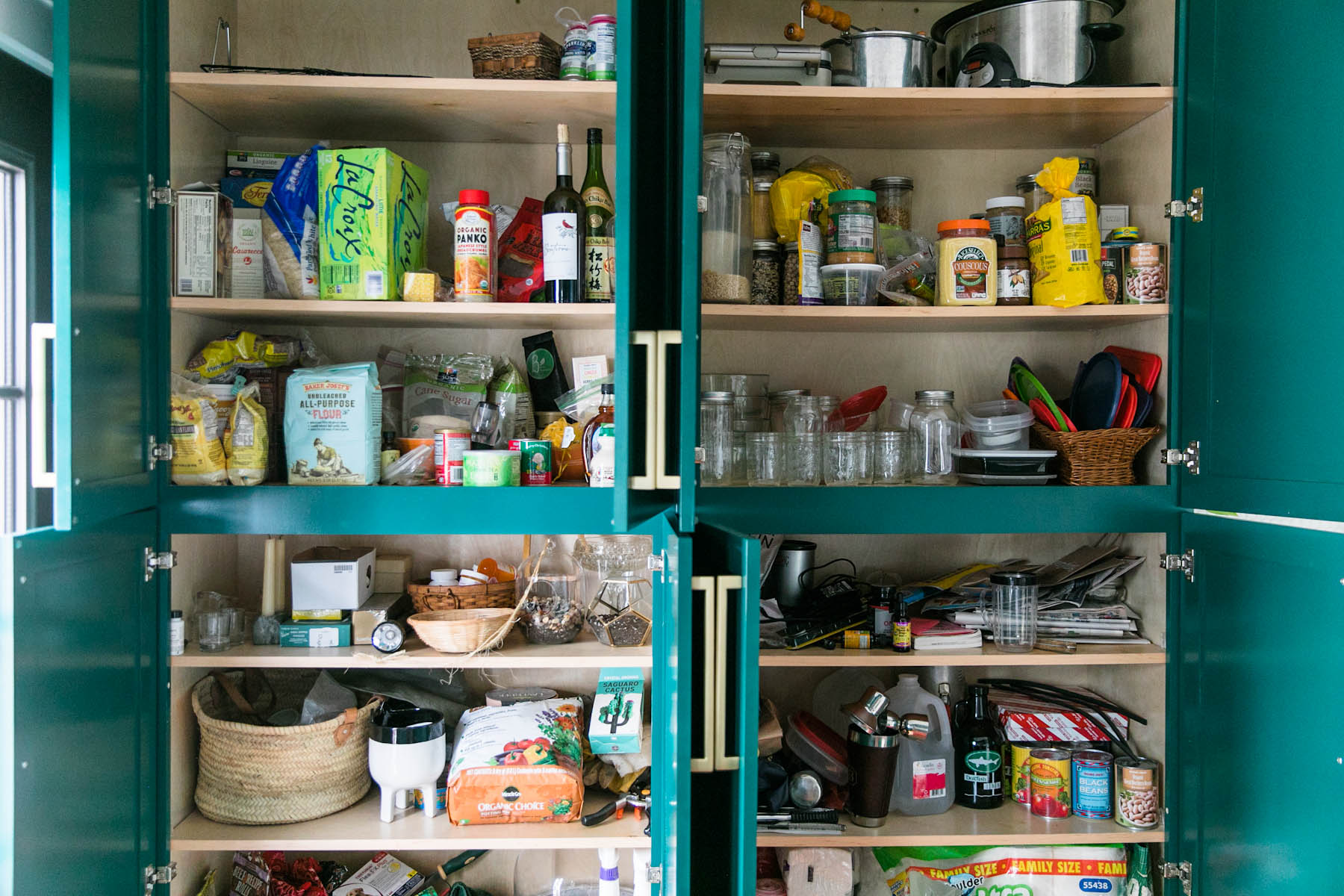 Kitch Sitch | How Should You Organize Your Pantry | Free Printable | Pantry Organization | Jessica Brigham Magazine Ready for Life