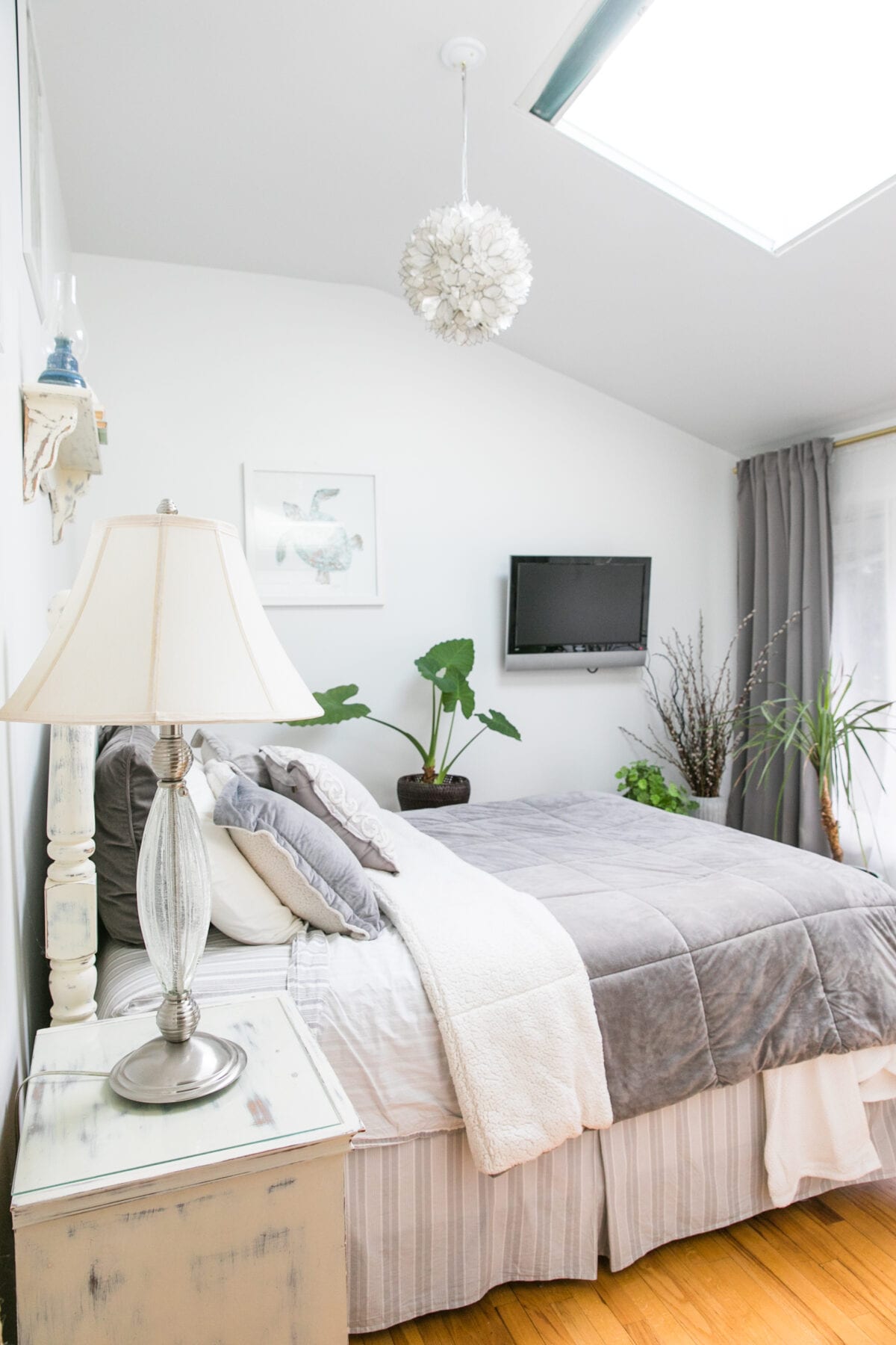 Hollywood Regency Glam Guest Room | Guest Room Decor Ideas | Luxe & Bold Interiors | Design Board | JessicaBrigham.com