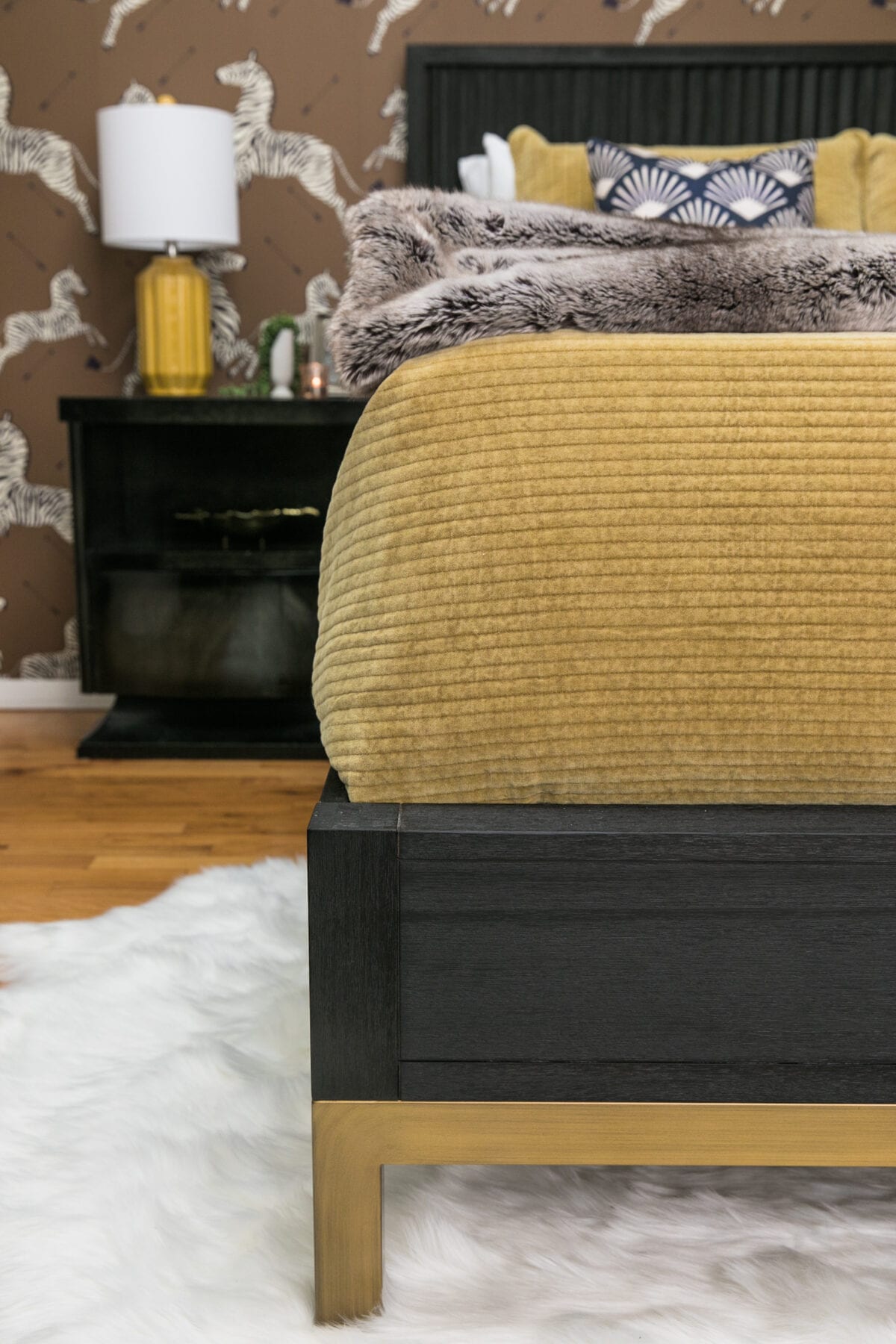 Hollywood Regency Glam Guest Room REVEAL | Guest Room Decor Ideas | Luxe & Bold Interiors | Striking Interiors | JessicaBrigham.com