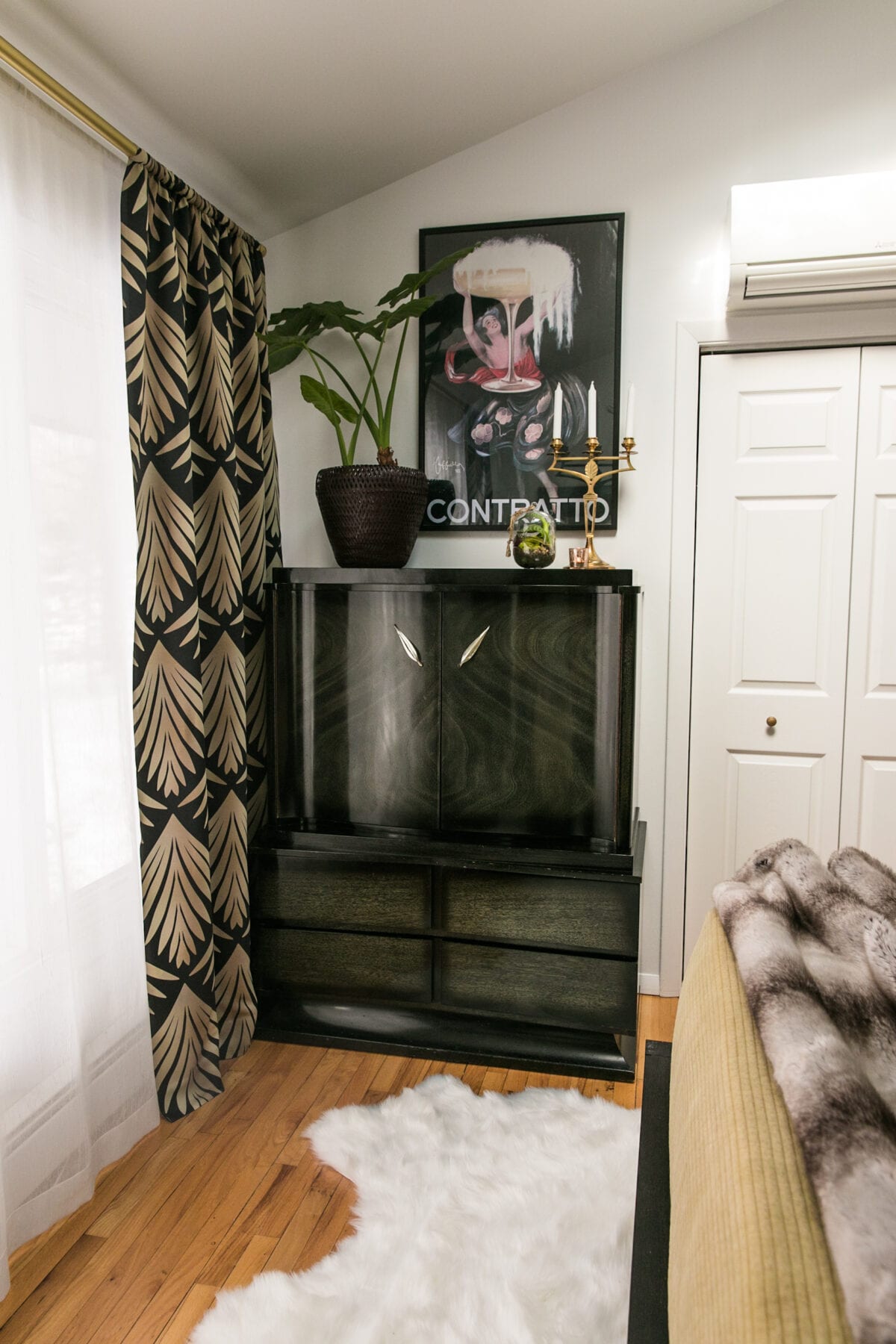 Hollywood Regency Glam Guest Room REVEAL | Guest Room Decor Ideas | Luxe & Bold Interiors | Striking Interiors | JessicaBrigham.com