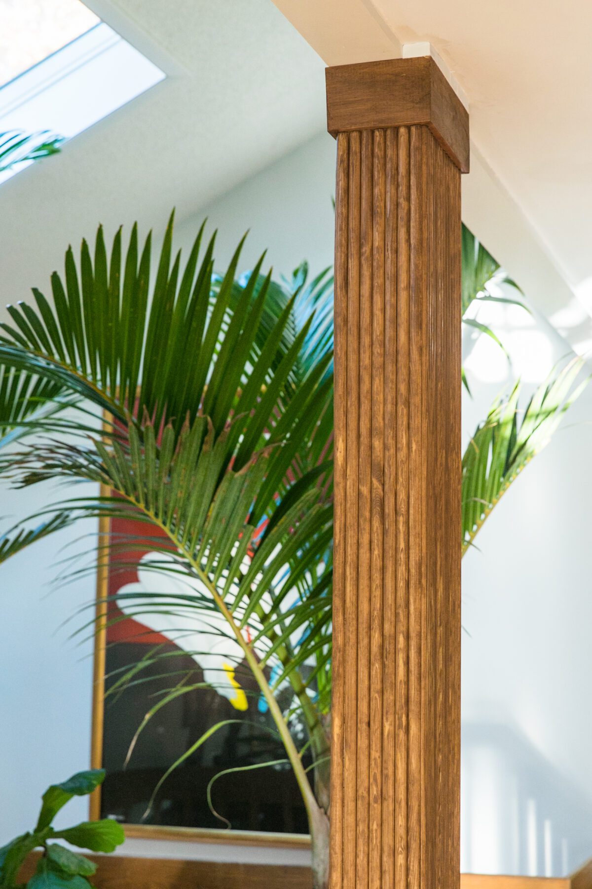 DIY Fluted Column Wall Treatment | Hollywood Regency Inspired Interiors | Jessica Brigham | JessicaBrigham.com