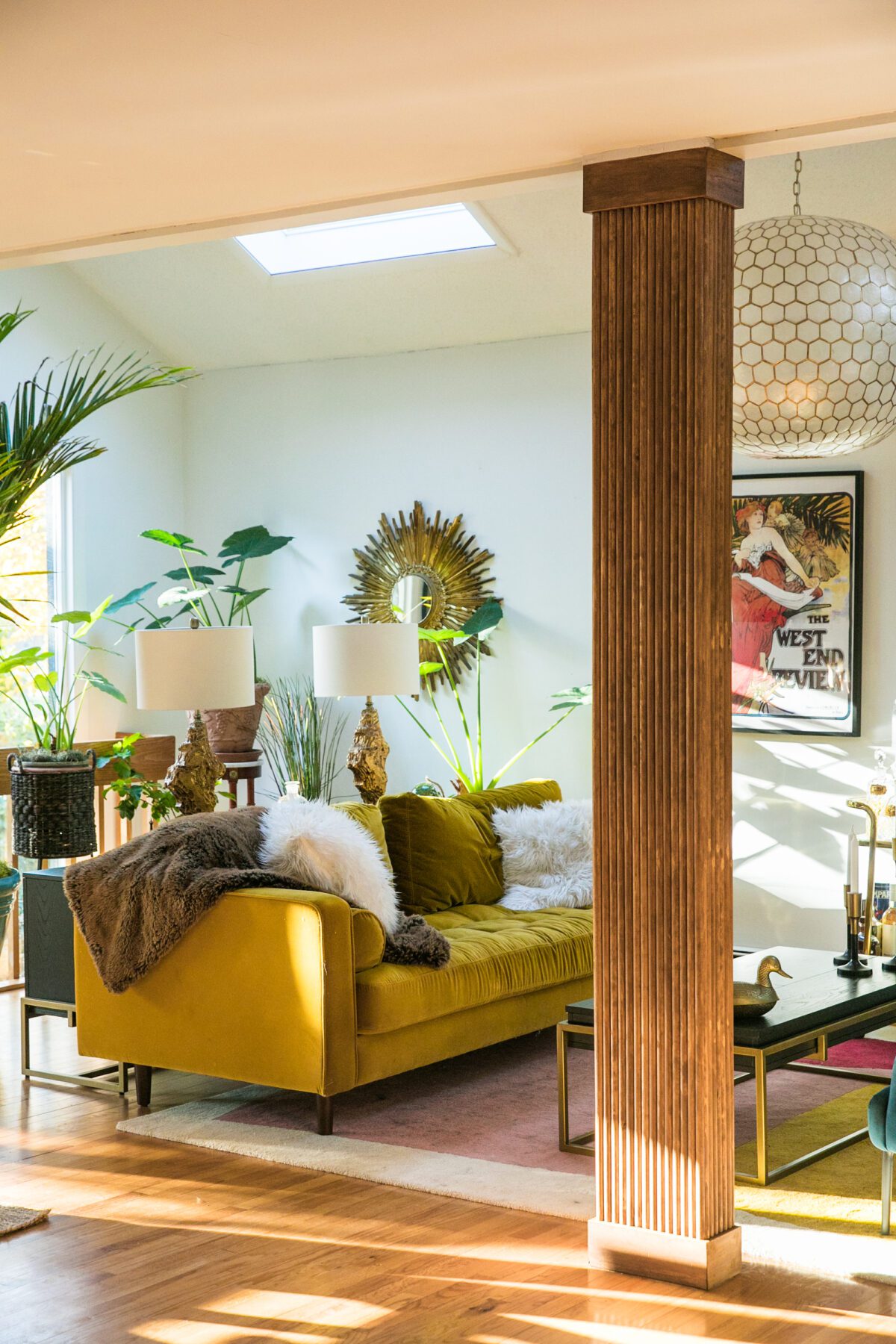 DIY Fluted Column Wall Treatment | Hollywood Regency Inspired Interiors | Jessica Brigham | JessicaBrigham.com