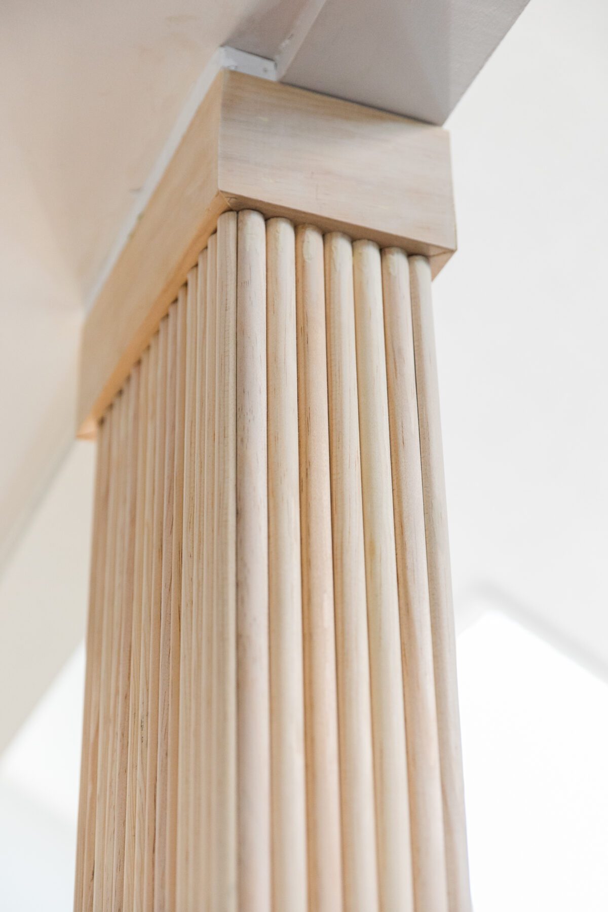 DIY Fluted Column Wall Treatment | Hollywood Regency Inspired Interiors | Jessica Brigham | JessicaBrigham.com
